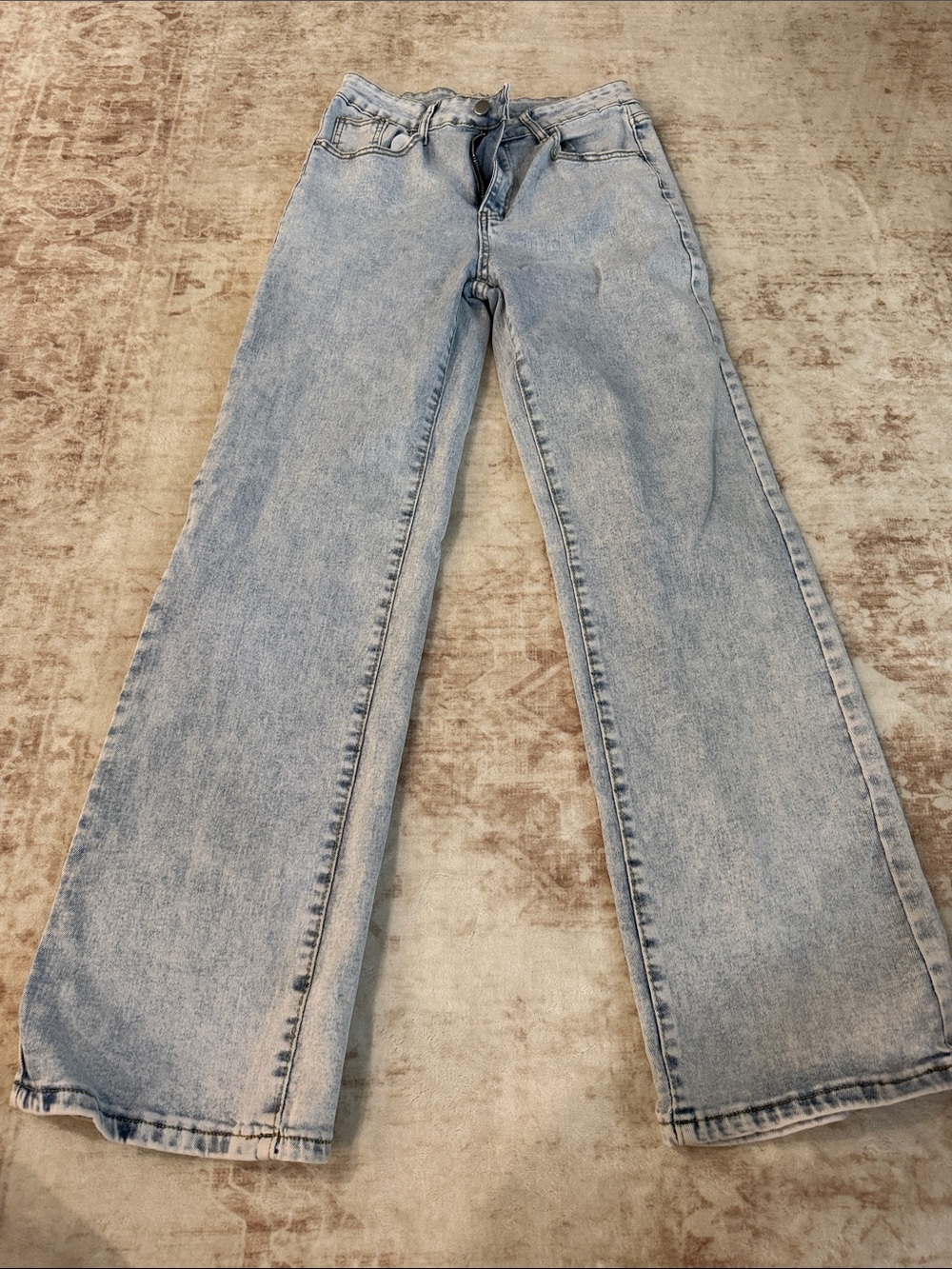Light Wash Women's Wide-Leg Jeans